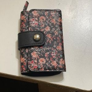 Women's floral wallet
